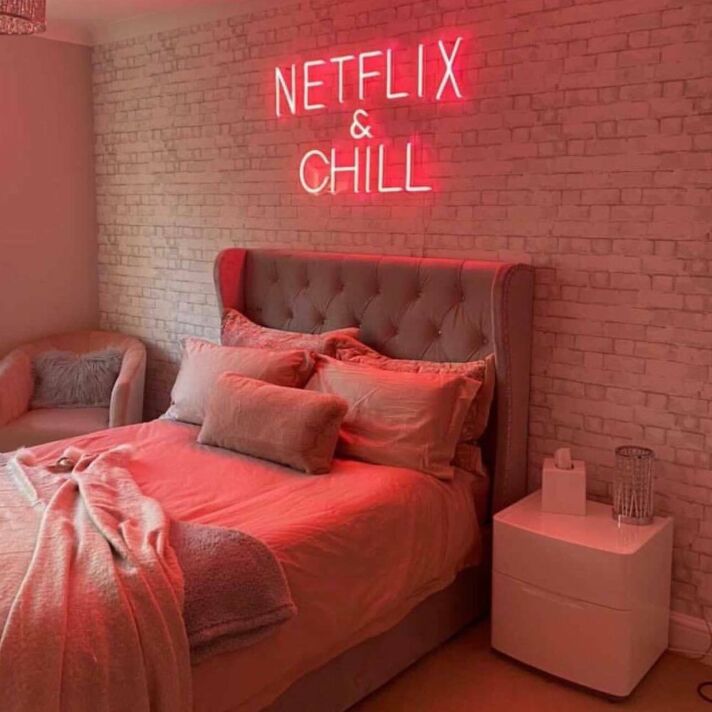 Netflix & Chill' Neon Sign