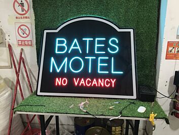 Brighten Up Your Space: Bates Motel No Vacancy UV Print LED Neon Sign - Perfect for Bars, Themed Parties, and Retro Home Decor.