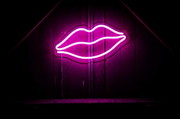 Lips Sign Neon Sign for Bold and Artistic Decor