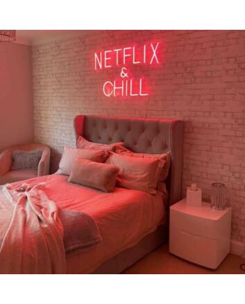 Netflix &amp; Chill&#39; Neon Sign