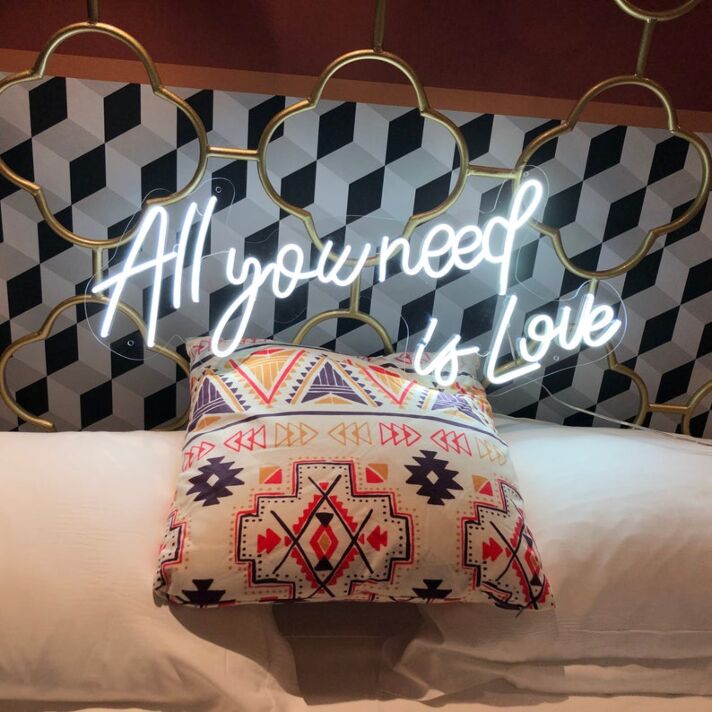 All You Need is Love – Led Neon Sign