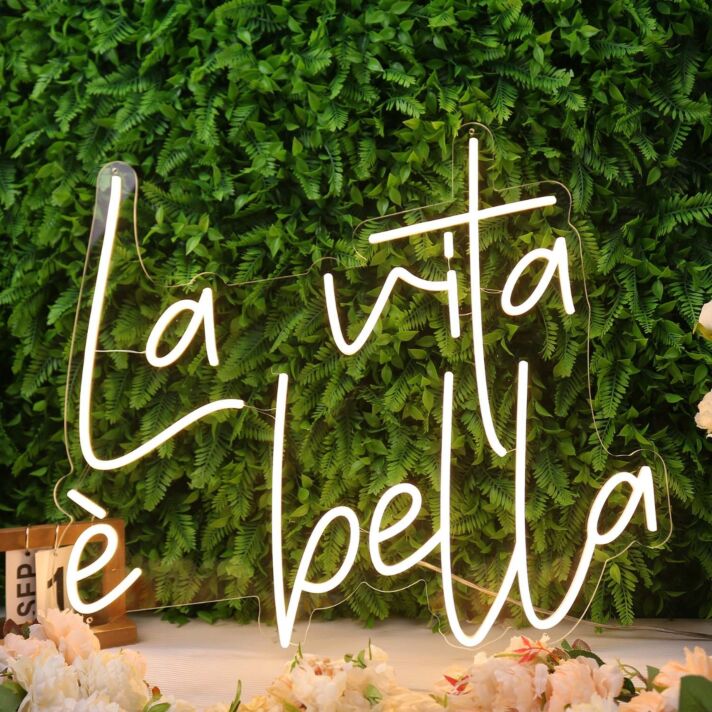 La Vita e Bella Yellow Neon Sign